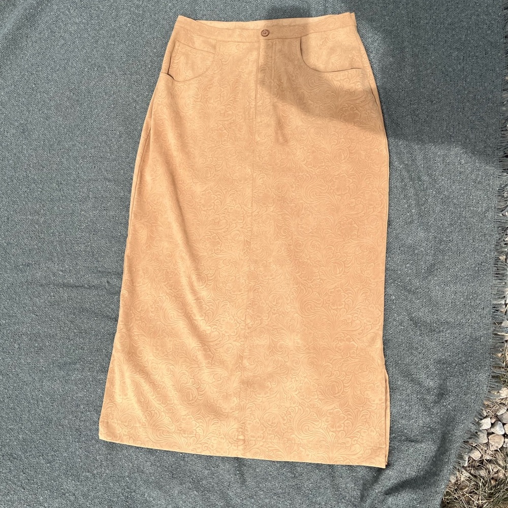 Denim & Co. Tan skirt